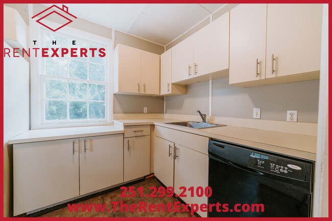 Building Photo - 5005 N Hillwood Cir