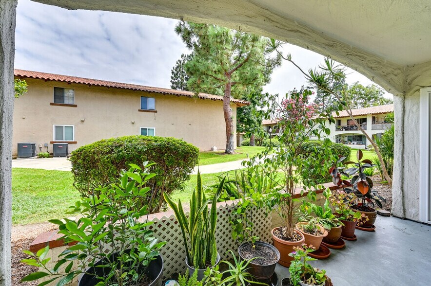 Building Photo - 6059 Rancho Mission Rd