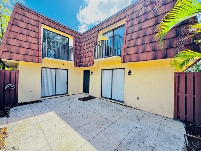 Building Photo - 5205 Cedarbend Dr