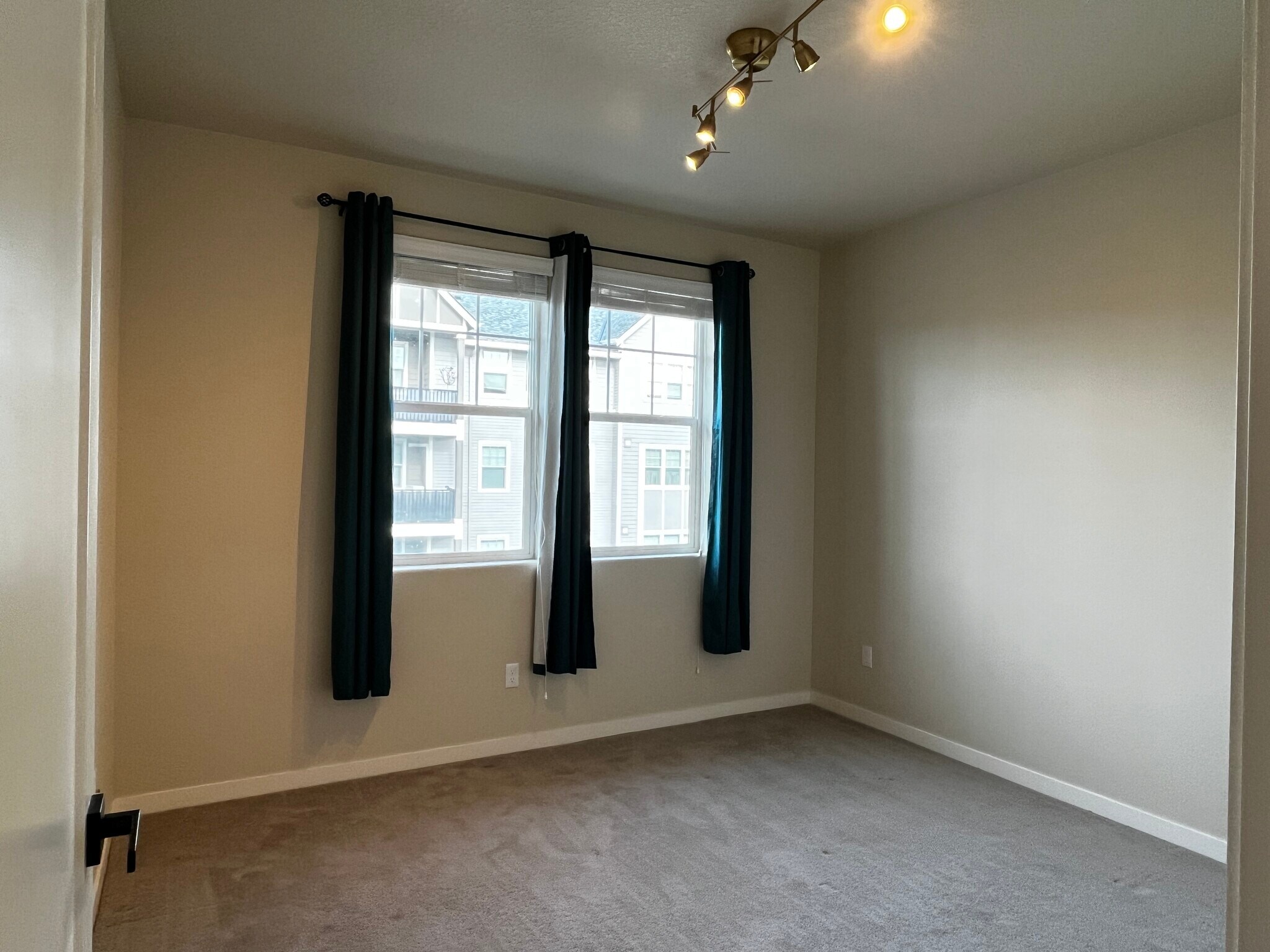 Building Photo - 17182 SW Appledale Rd