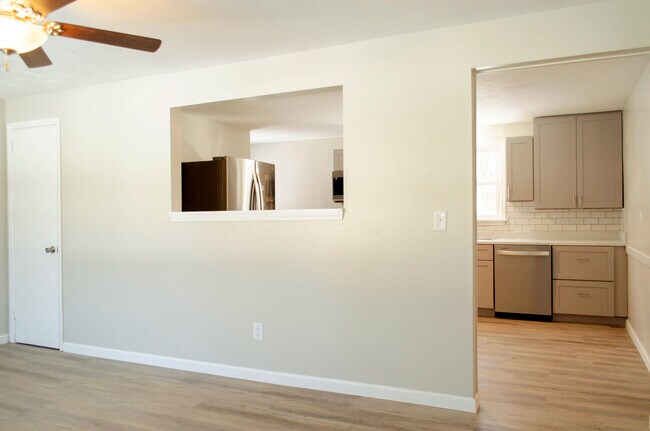 Building Photo - 110 Range Hill Dr