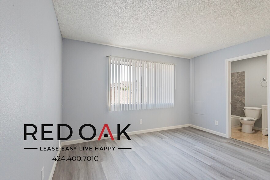 Building Photo - 2448 N Eastern Ave