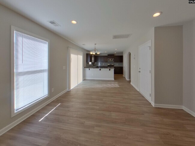 Building Photo - 919 Dovefield Ln