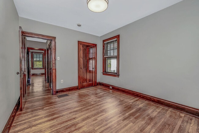 Building Photo - 5115 Imwalle Ave