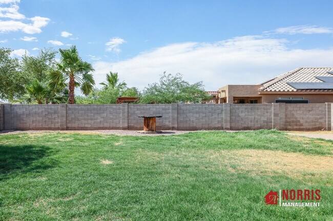 Building Photo - Beautiful Large Home in Casa Grande