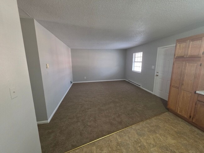 Building Photo - 3011 Broadbay Dr