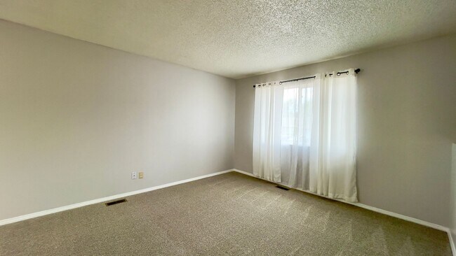 Building Photo - Exceptional Family Home in Fountain, CO - ...