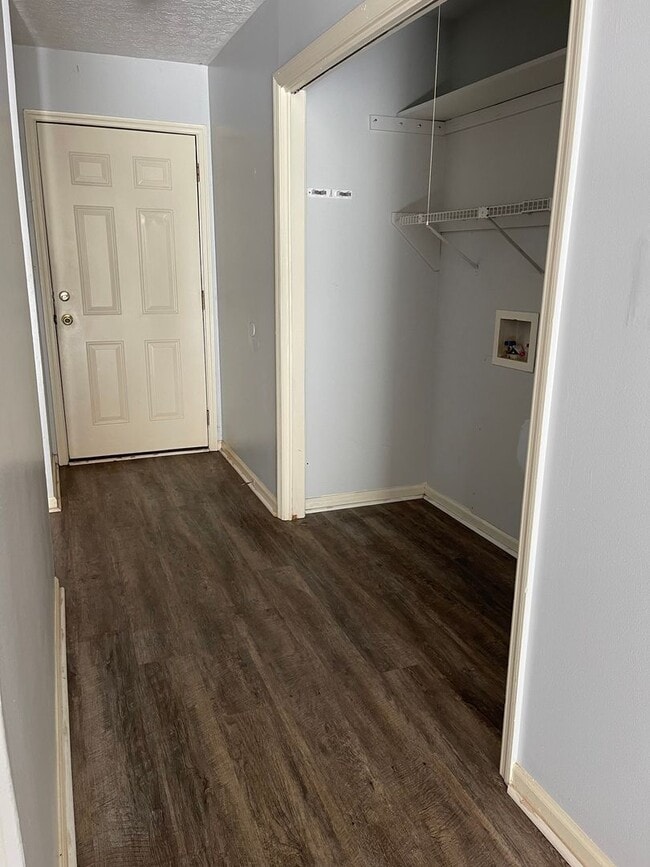 Building Photo - 2/2 Duplex in 5 POINTS near Memorial Park!!!  Available April 2026