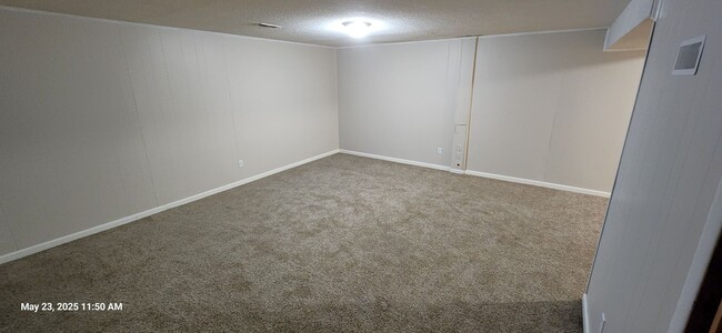 Building Photo - You'll love this 2BR + bsmt bonus rooms ra...