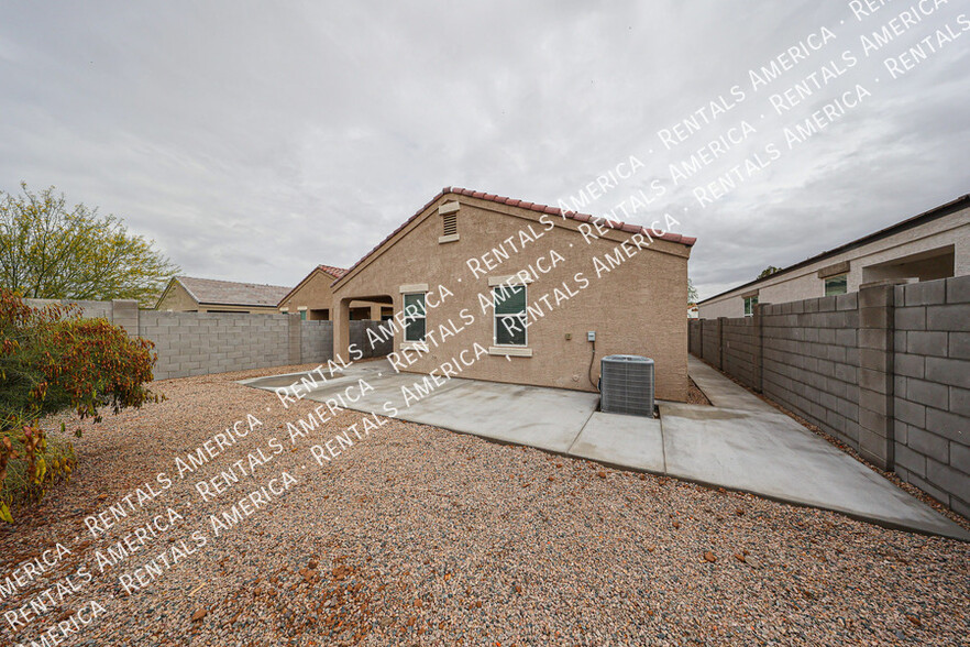 Building Photo - 36387 Pampoloma Ave