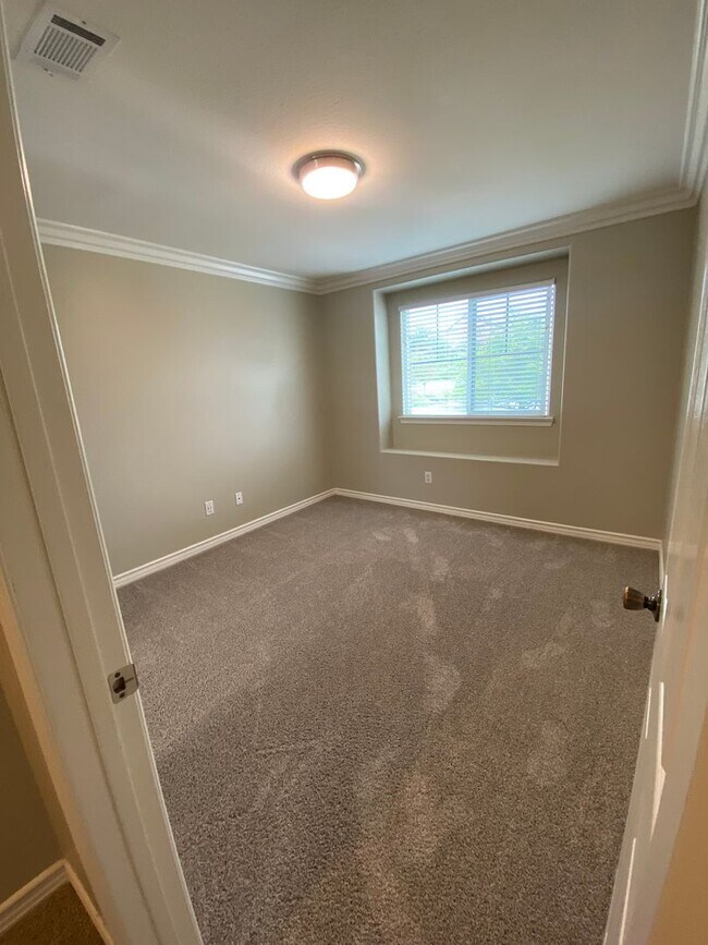 Building Photo - Temecula 4 Bedroom + Loft & Office Available in July