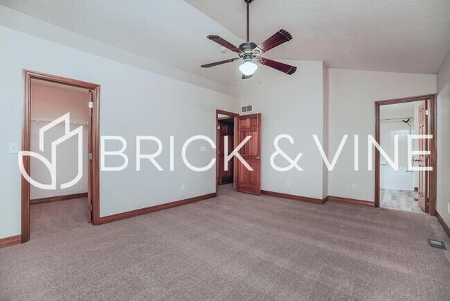 Building Photo - 362 Millett Dr