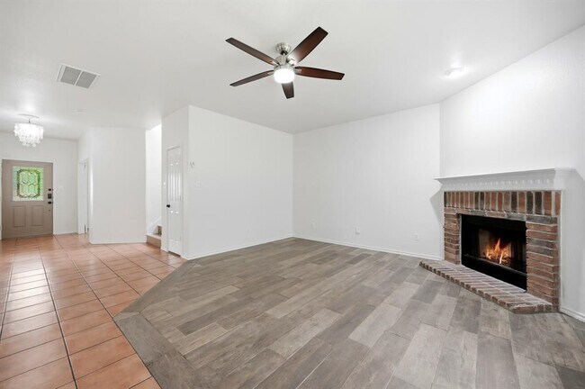 Building Photo - 1136 Beechwood Dr