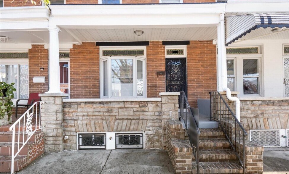 Building Photo - 905 N Linwood Ave