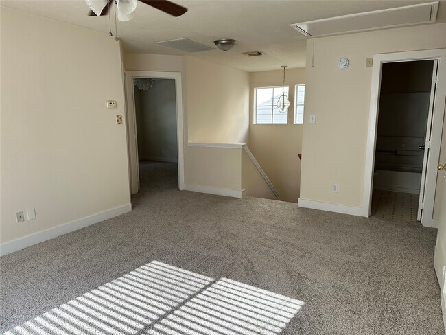 Building Photo - 10110 Farrell Dr