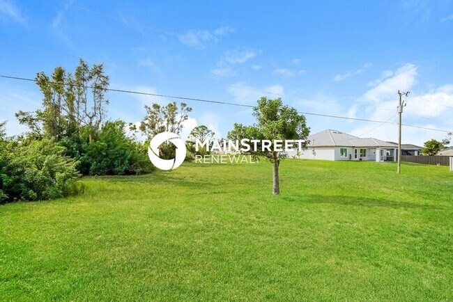 Building Photo - 3 Bedroom Pet-Friendly Home in Cape Coral, FL with Main Street Renewal