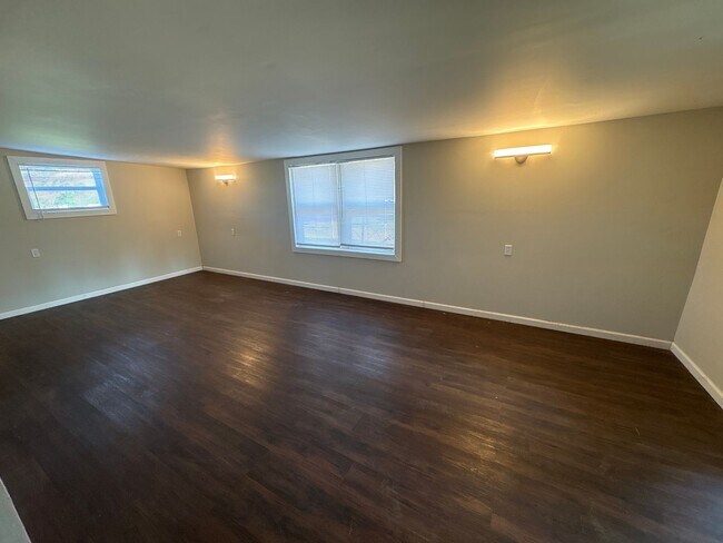 Building Photo - 2401 Boykin Rd