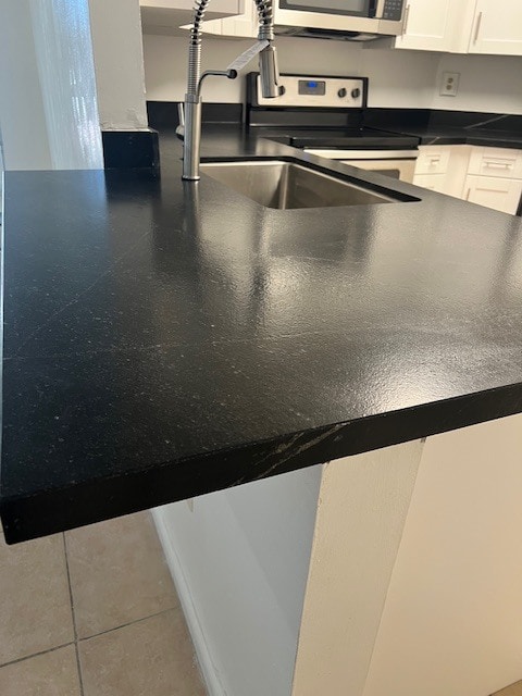 Granite counter top - 9741 Fontainebleau Blvd