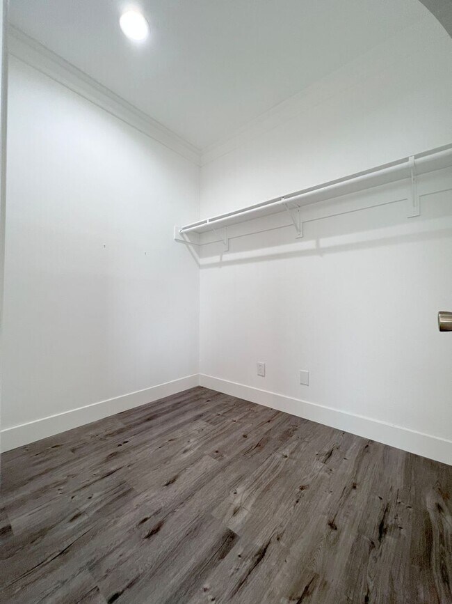 Building Photo - NEW AC - Bright & Spacious Single-Family Home with Pool