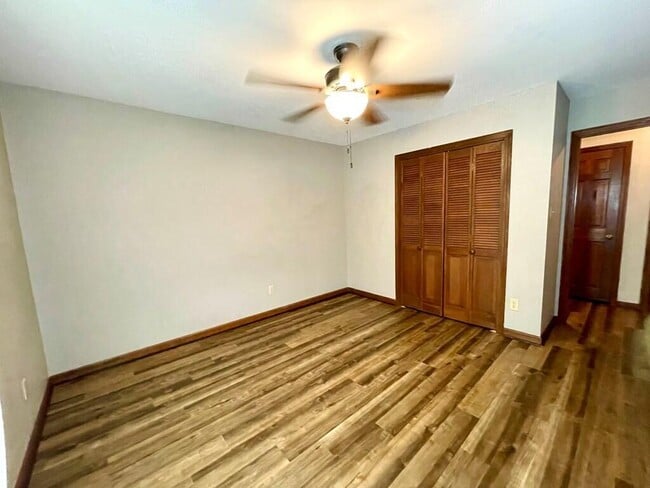 Building Photo - 205 Browning Pl