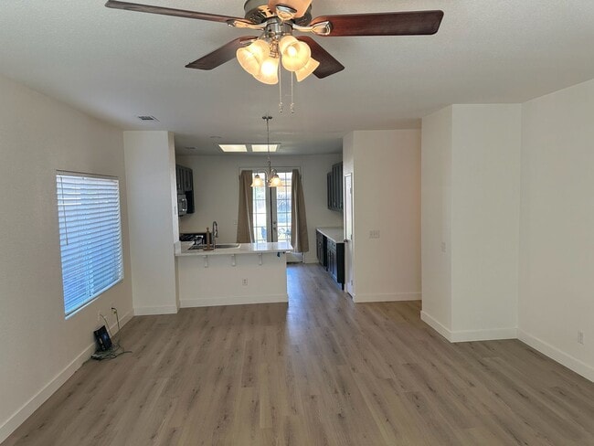 Building Photo - 2248 E La Vida Ave