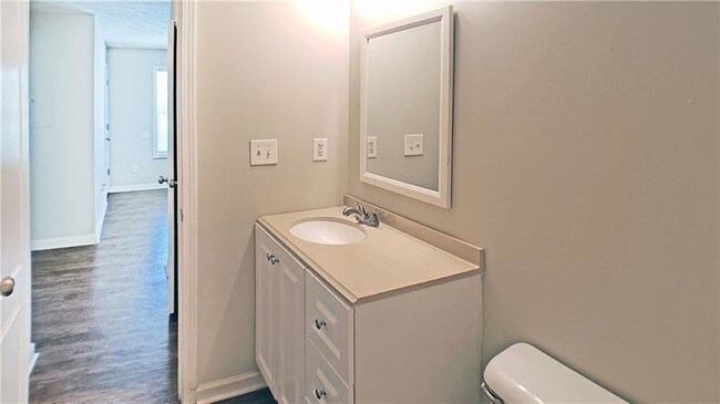 Building Photo - 2885 Center St