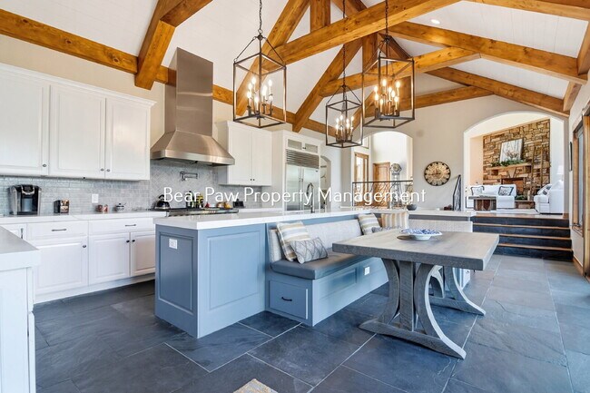 Building Photo - "Spacious 6-Bedroom Retreat with 7 Luxurious Bathrooms off Upper Bear Creek!"