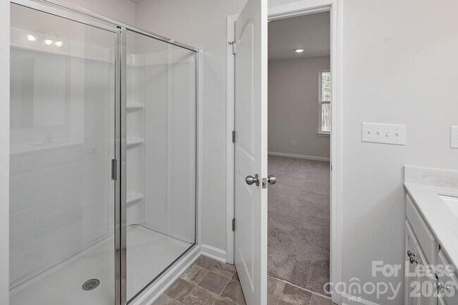 Building Photo - 1014 Hanover Crossing Dr