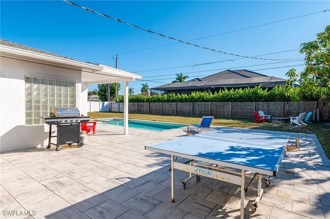 Building Photo - 714 105th Ave N