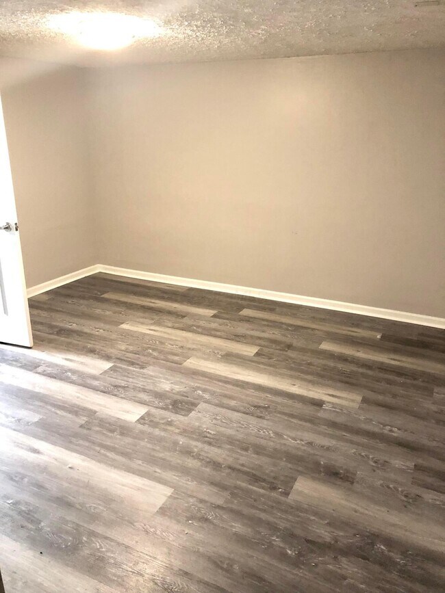 Building Photo - 5694 Crossing Ct