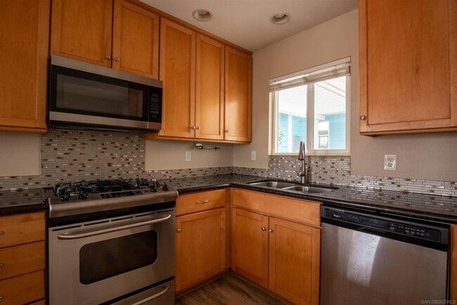 Building Photo - 4632 Finsen Ave