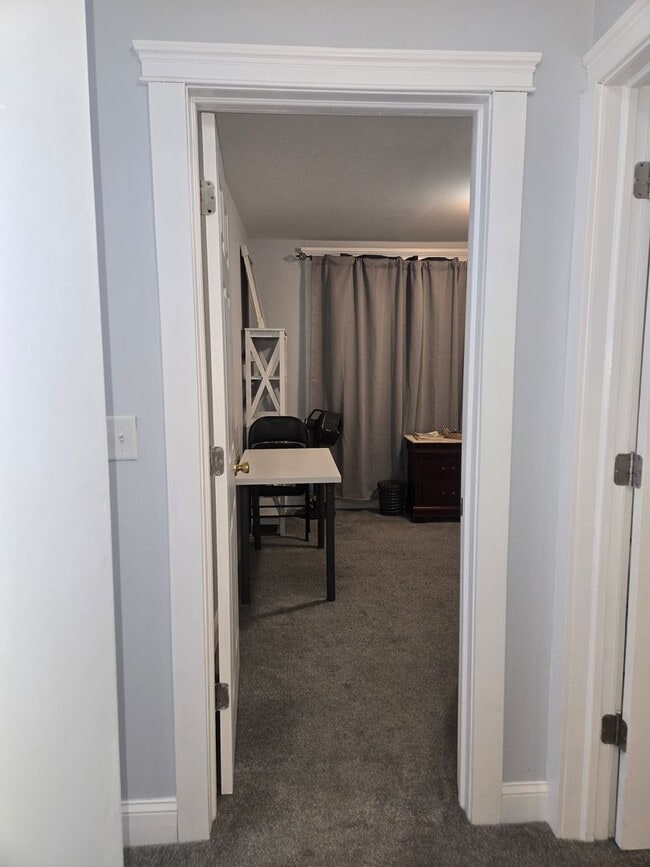 Building Photo - Spacious, meticulously renovated single family: 2-bedroom, 2 full bathroom & finished basement an...