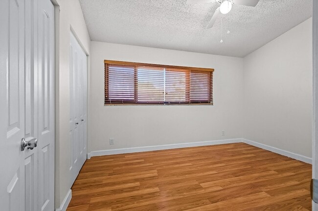 Building Photo - 2700 S Oakland Forest Dr