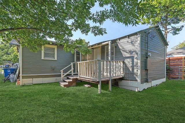 Building Photo - 2821 Gladstone Dr