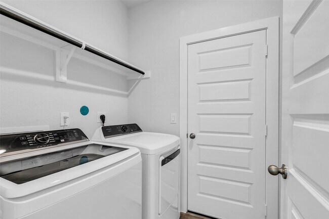 Building Photo - 8550 Blueberry Ash St