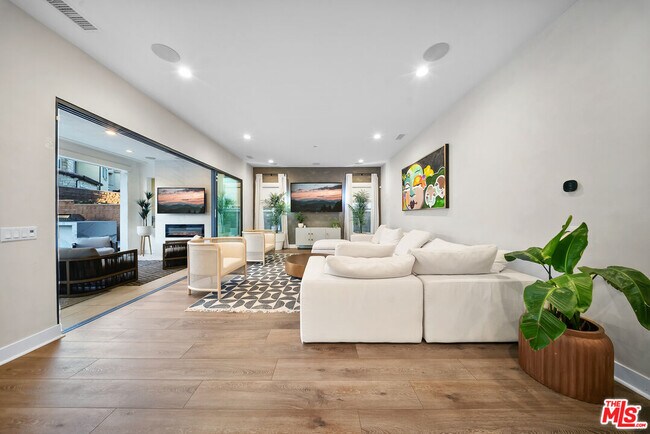 Building Photo - 20643 Wood Rose Ct