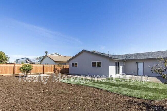 Building Photo - 888 Narwhal St