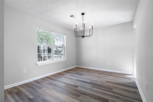Building Photo - 2493 Barndale Dr