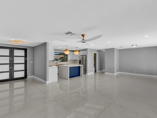 Building Photo - 2310 NE 48th Ct