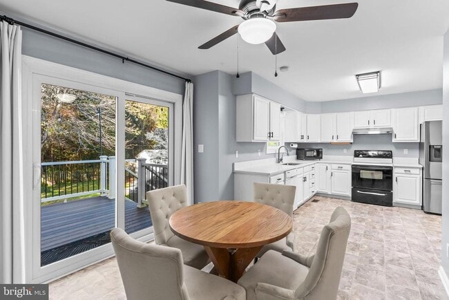 Building Photo - 22045 Clipper Dr