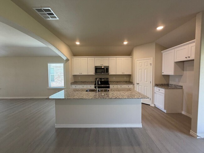 Building Photo - Brand New Construction in Midland!