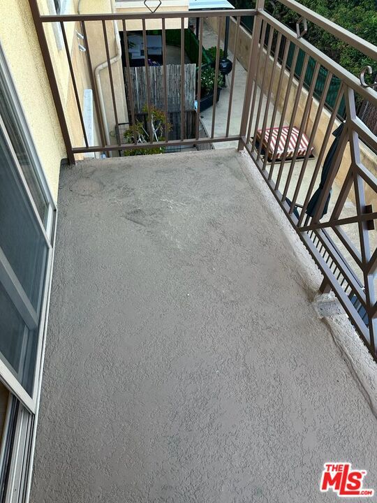 Building Photo - 2435 Florencita Dr W