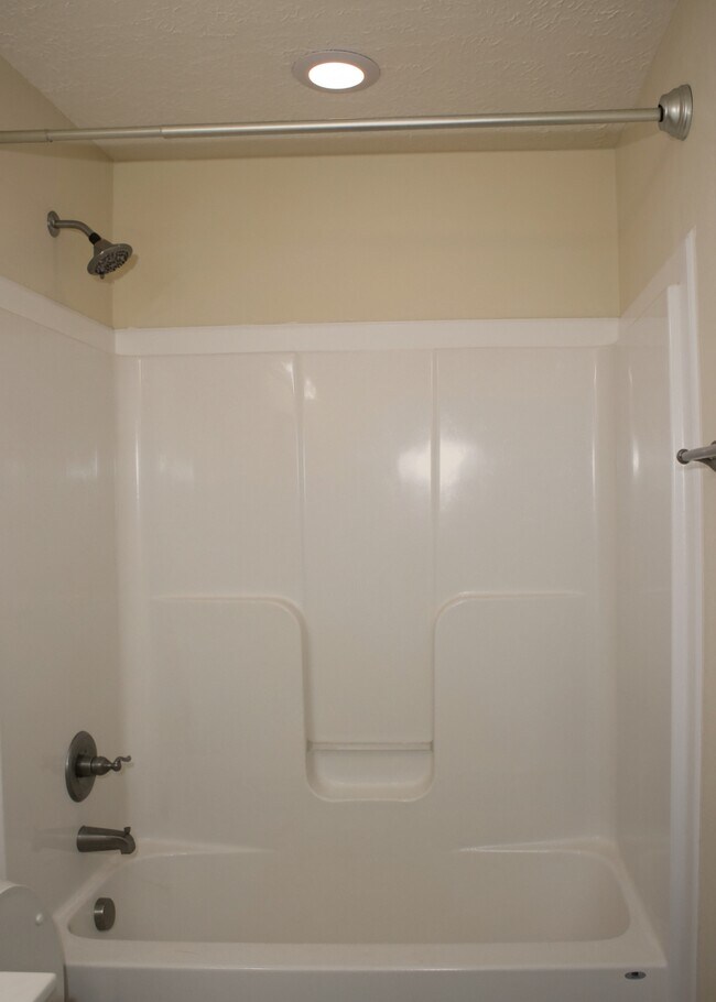 Building Photo - 1275 Eagle's View Dr