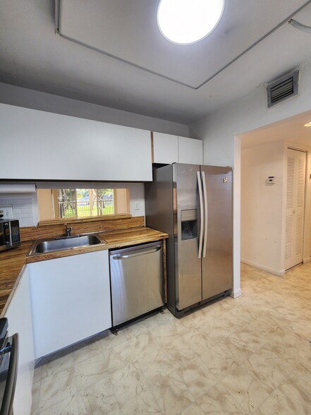 Building Photo - 3341 NW 47th Ter
