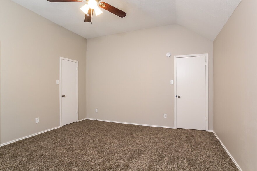 Building Photo - 3630 Red Fir Dr