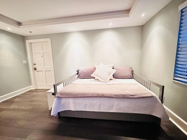 Building Photo - 2424 NE 9th St