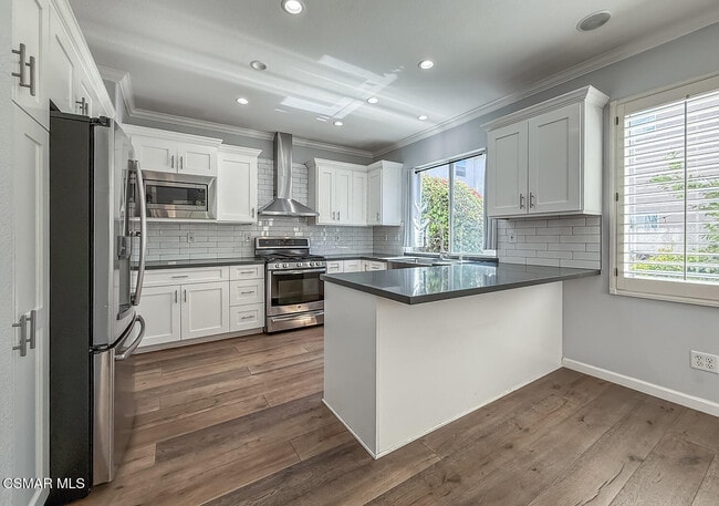 Building Photo - 5470 Seine Ct