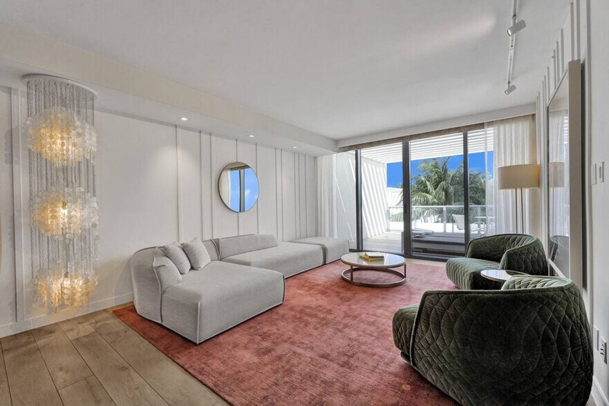 Building Photo - 2201 Collins Ave