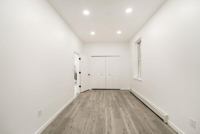 Building Photo - 393 Baldwin Ave