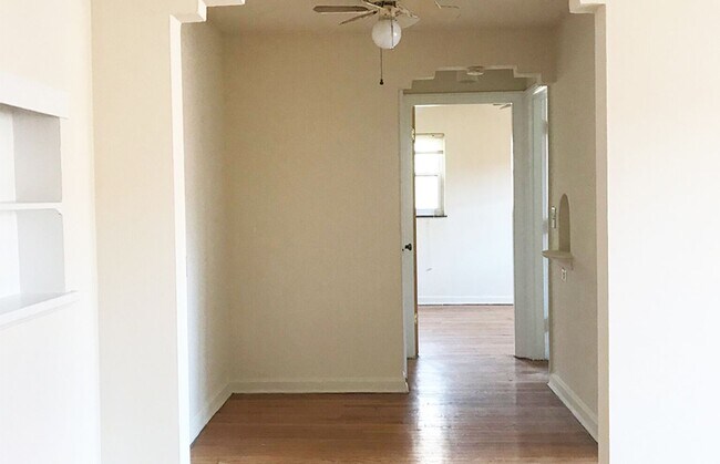 Building Photo - 950 Ludlow Ave